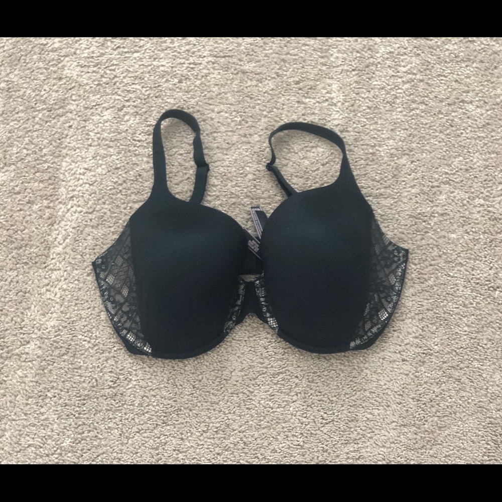 Victoria Secret Body Bra